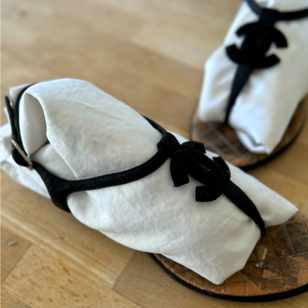 Chanel Black Interlocking Cc Sandals - image 1